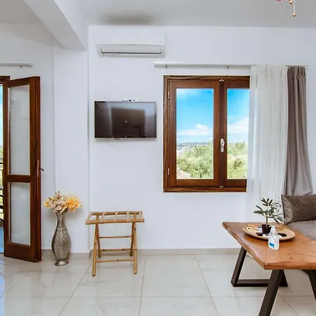 Deluxe 3* Chania (Crete)