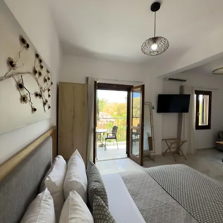 Deluxe 3* Chania (Crete)