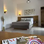Hotel Deluxe