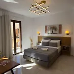 Deluxe Hotel
