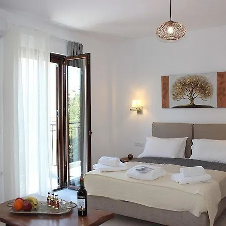 Deluxe Hotel