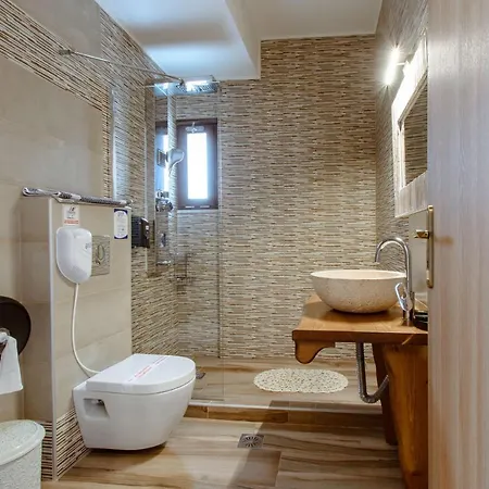 Deluxe Hotel