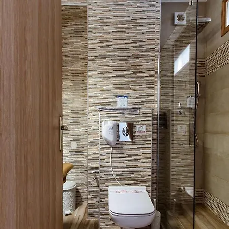 Deluxe Hotel 3*