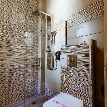 Deluxe Hotel 3*