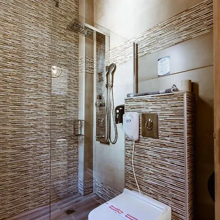 Deluxe Hotel 3*