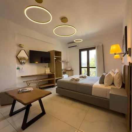 Hotel Deluxe