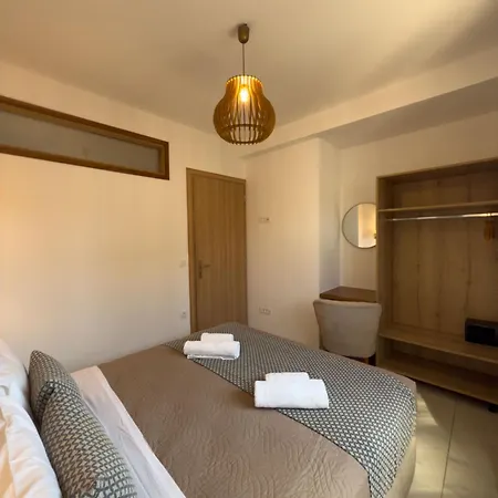 Deluxe Chania (Crete)