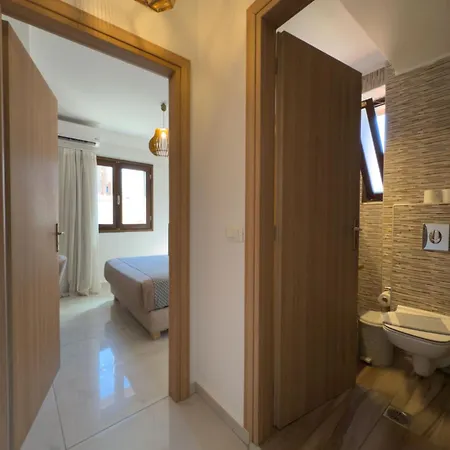Deluxe Hotel 3*