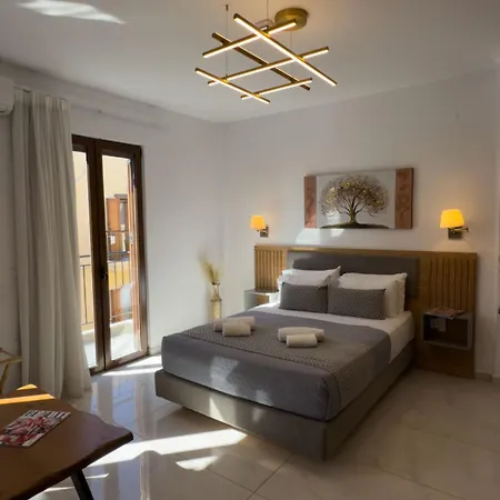 Deluxe Hotel