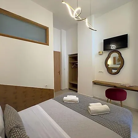 Deluxe Hotel