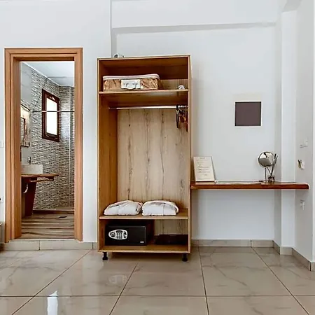 Deluxe Hotel Chania (Crete)