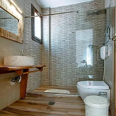 Hotel Deluxe