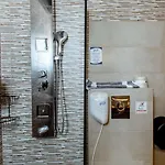 Deluxe Hotell
