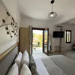 Deluxe 3* Chania (Crete)