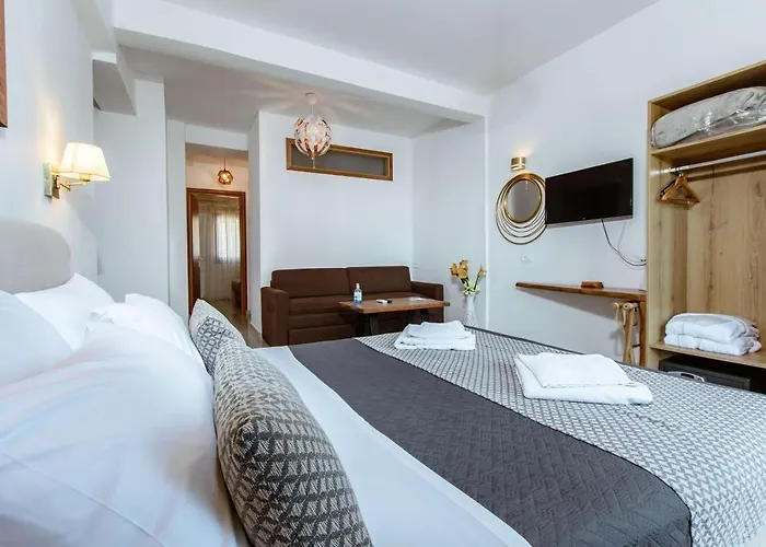 Deluxe Hotel Chania (Crete)