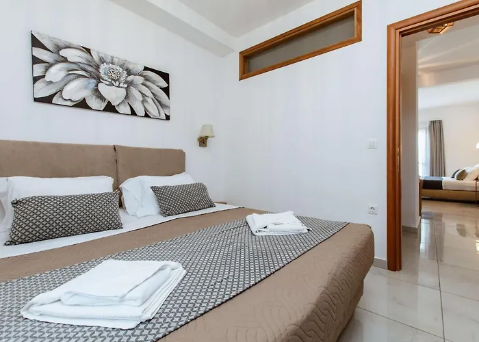 Deluxe Chania (Crete)